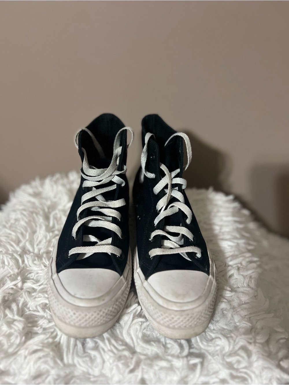 Converse Black High-Top unisex Sneakers with White Laces